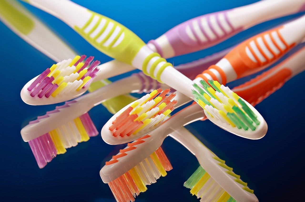 プラスチック製の歯ブラシ