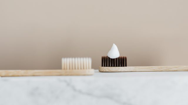 竹製の歯ブラシ